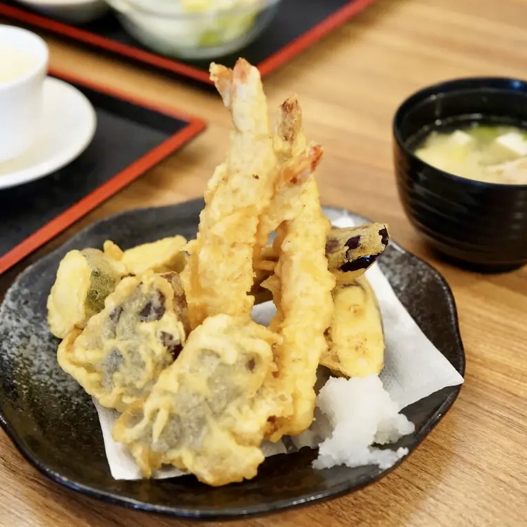 台南居酒屋 炸蝦天婦羅 蔬菜配件豐富