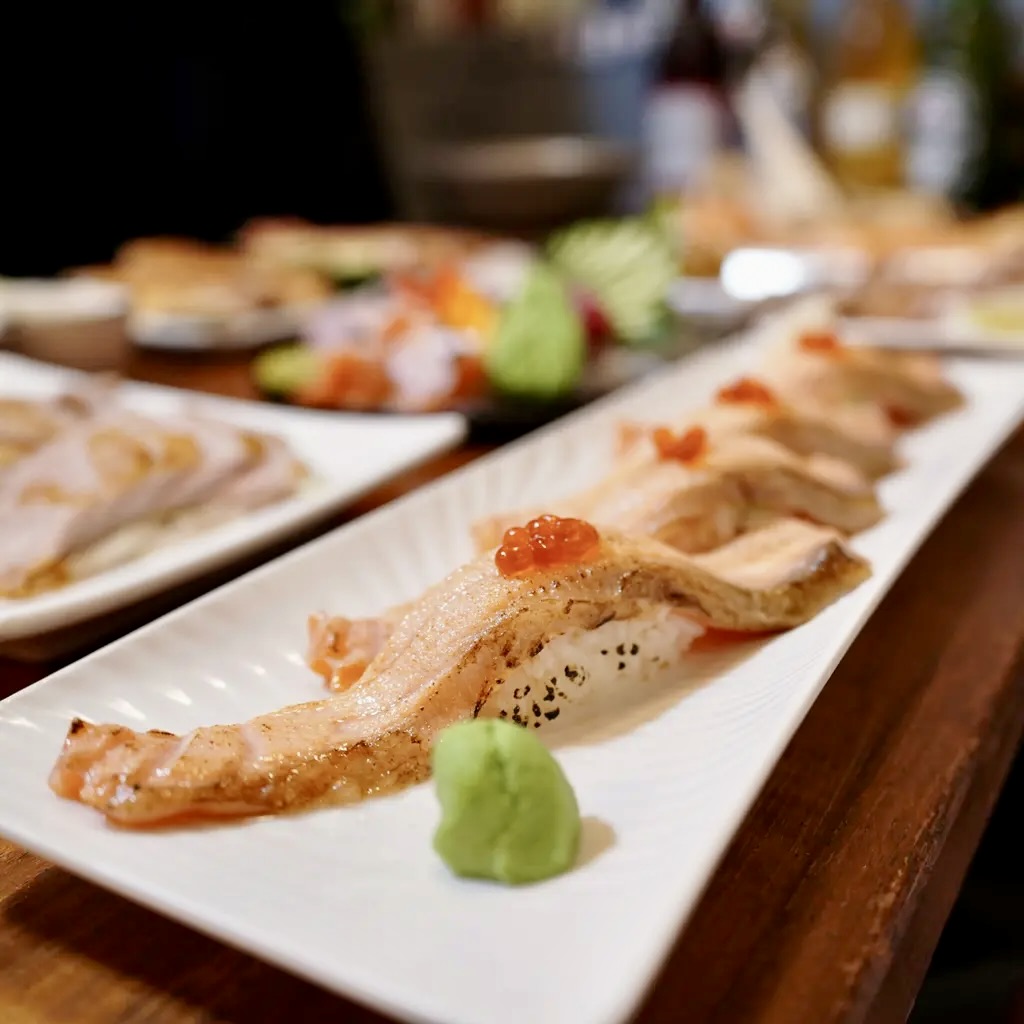 台南壽司推薦 鮭魚肚握壽司 油脂豐富 入口即化